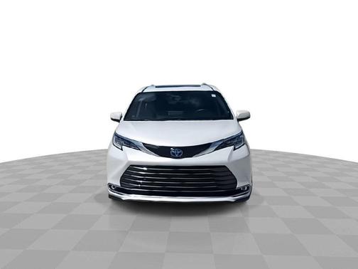 2024 Toyota Sienna Limited 7-Passenger