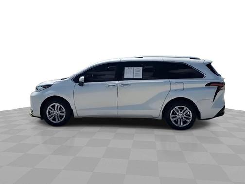 2024 Toyota Sienna Limited 7-Passenger