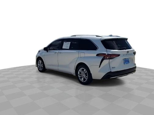 2024 Toyota Sienna Limited 7-Passenger