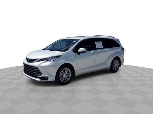 2024 Toyota Sienna Limited 7-Passenger