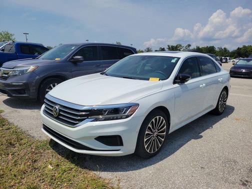 2022 Volkswagen Passat 2.0T Limited Edition
