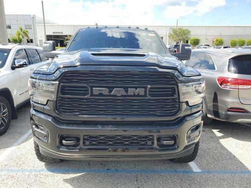 2024 RAM 3500 Limited Crew Cab 4x4 8' Box