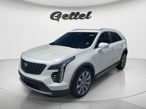 Crystal White Tricoat 2022 Cadillac XT4 Premium Luxury
