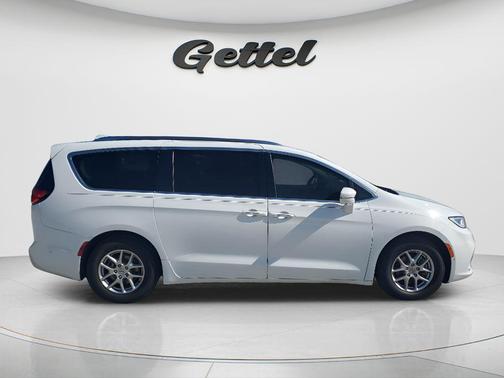 Bright White Clearcoat 2021 Chrysler Pacifica Touring L