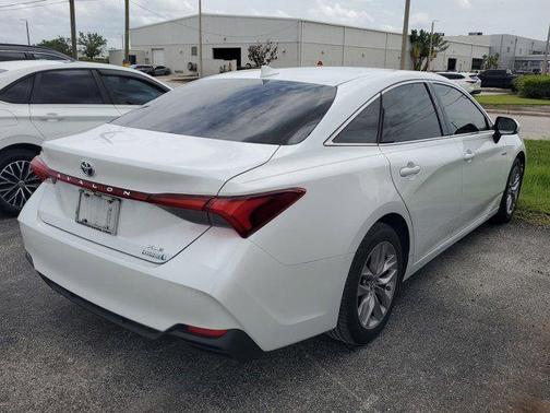 2019 Toyota Avalon Hybrid Limited