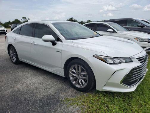 2019 Toyota Avalon Hybrid Limited