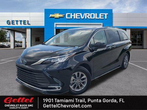 2023 Toyota Sienna XLE 8 Passenger