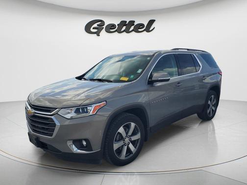 Pepperdust Metallic 2019 Chevrolet Traverse LT Leather