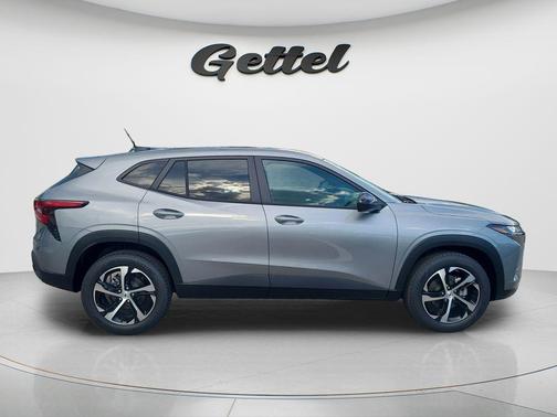 Sterling Gray Metallic 2026 Chevrolet Trax FWD 1RS