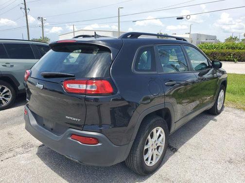 2016 Jeep Cherokee Sport