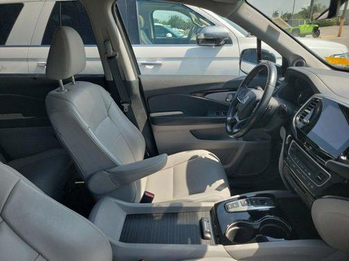 2019 Honda Pilot Touring 8-Passenger