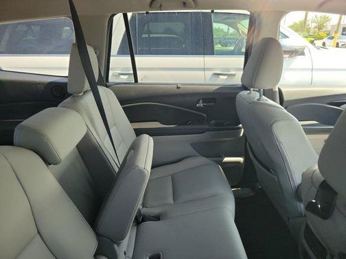 2019 Honda Pilot Touring 8-Passenger