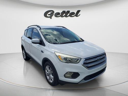 Oxford White 2017 Ford Escape SE