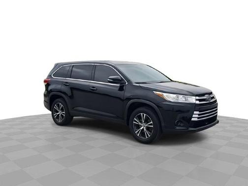 2019 Toyota Highlander LE I4