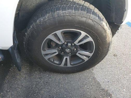 2016 Toyota Tacoma SR