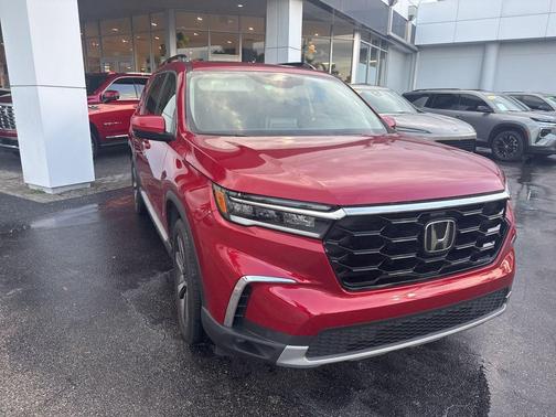 Radiant Red Metallic II 2024 Honda Pilot Touring 8-Passenger