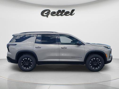 Sandstone Gray 2026 Chevrolet Traverse AWD Z71