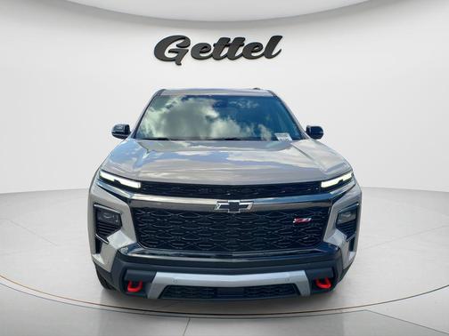 Sandstone Gray 2026 Chevrolet Traverse AWD Z71