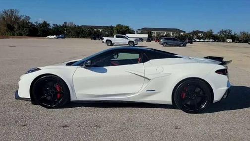 2026 Chevrolet Corvette E-Ray Convertible, 3LZ, RWD