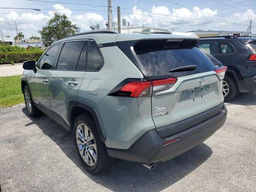 2021 Toyota RAV4 XLE Premium