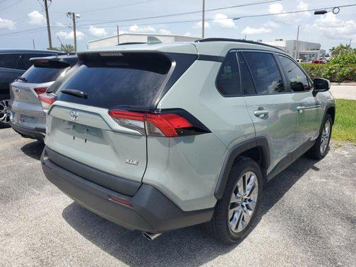 2021 Toyota RAV4 XLE Premium