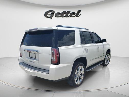 White Frost Tricoat 2019 GMC Yukon Denali