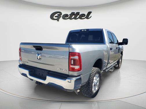 2023 RAM 2500 Big Horn Crew Cab 4x4 6'4' Box