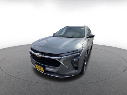 Sterling Gray Metallic 2025 Chevrolet Trax LT