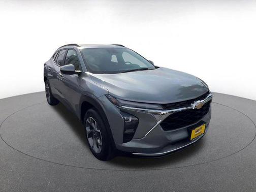 Sterling Gray Metallic 2025 Chevrolet Trax LT