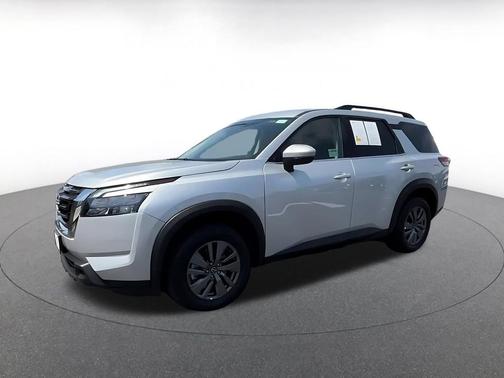 Brilliant Silver Metallic 2025 Nissan Pathfinder SV FWD