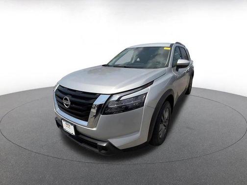 Brilliant Silver Metallic 2025 Nissan Pathfinder SV FWD
