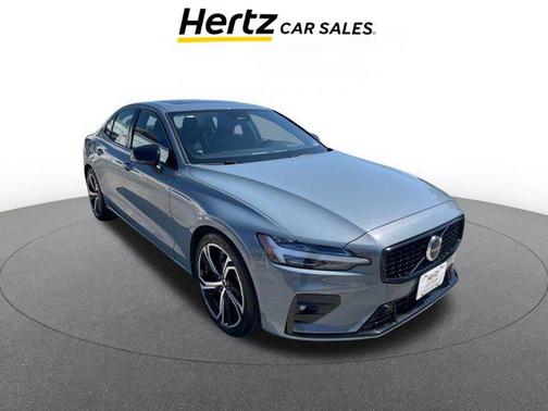 2024 Volvo S60 B5 Core Dark Theme