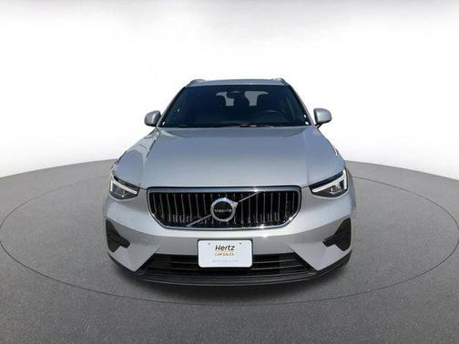 2024 Volvo XC40 CORE