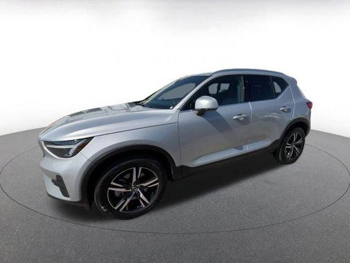 2024 Volvo XC40 CORE