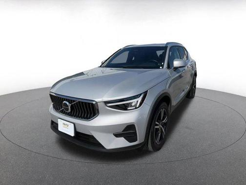 2024 Volvo XC40 CORE