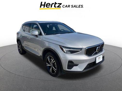 2024 Volvo XC40 CORE