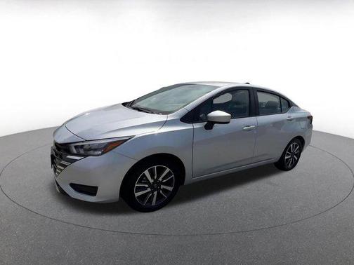 Brilliant Silver Metallic 2025 Nissan Versa 1.6 SV