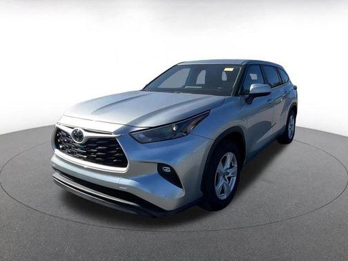 2025 Toyota Highlander LE