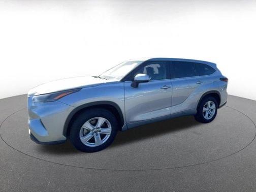 2025 Toyota Highlander LE