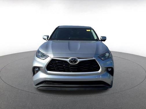 2025 Toyota Highlander LE