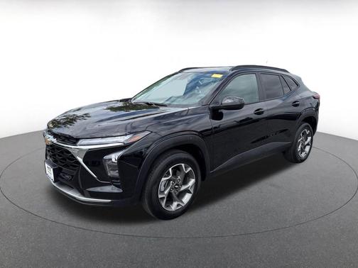 Mosaic Black Metallic 2025 Chevrolet Trax LT
