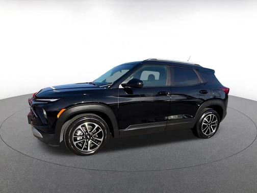 Mosaic Black Metallic 2025 Chevrolet Trailblazer LT