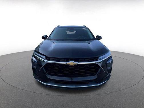 Mosaic Black Metallic 2025 Chevrolet Trax LT