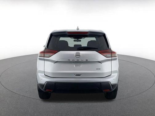 Brilliant Silver Metallic 2025 Nissan Rogue SV