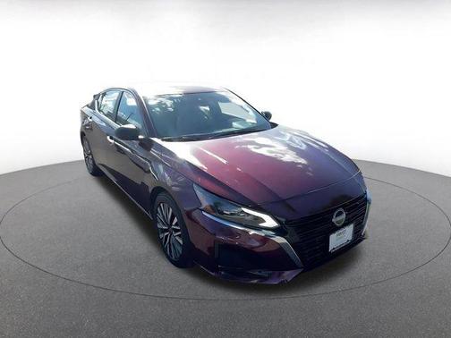 Garnet Pearl Metallic 2025 Nissan Altima SV FWD