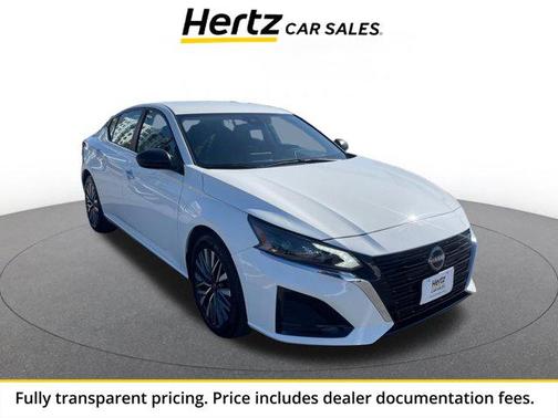 Glacier White 2025 Nissan Altima SV FWD