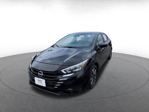 Super Black 2025 Nissan Versa 1.6 SV