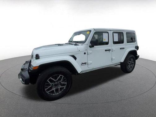 2025 Jeep Wrangler 4-Door Sahara 4x4