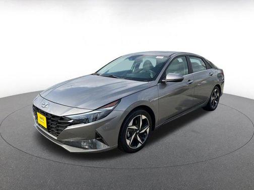 Fluid Metal 2023 Hyundai ELANTRA Limited