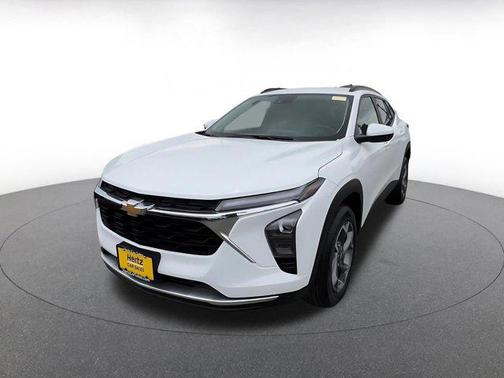 Summit White 2025 Chevrolet Trax LT